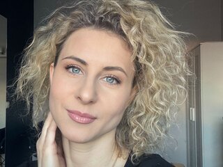 TiffaniRoze hd naked camshow